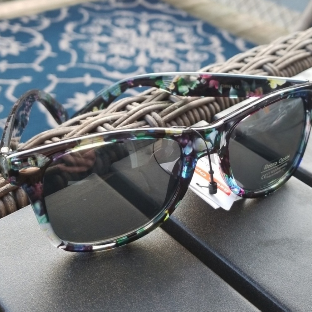 NWT Retro Floral Sunglasses.